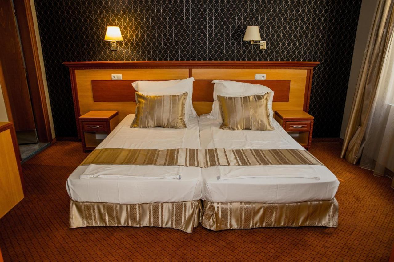 Ezeretz Hotel 4*