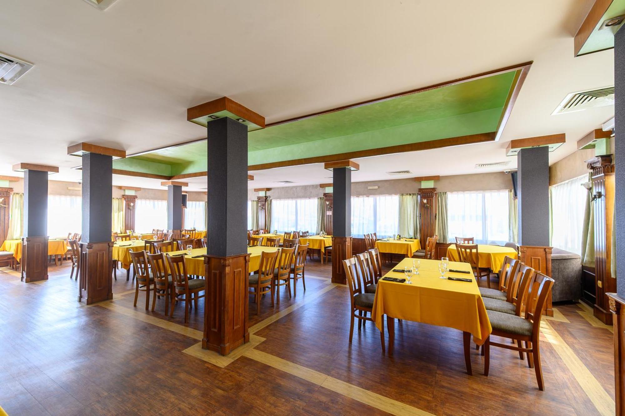 Hotel Ezeretz